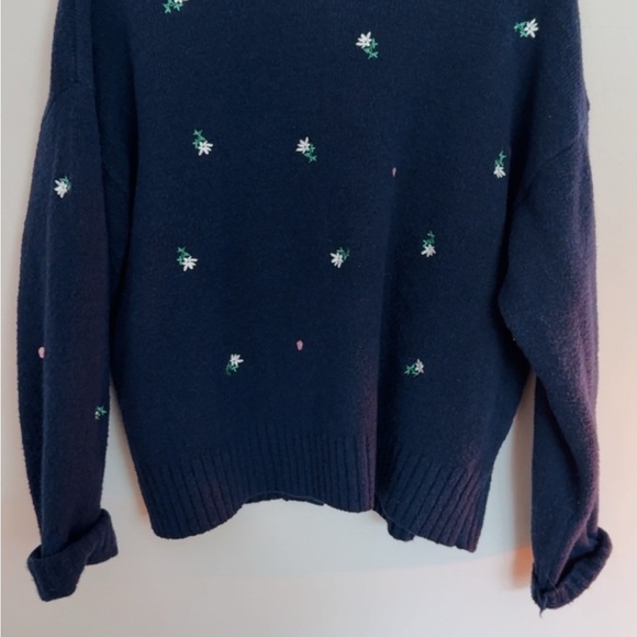 Universal Thread Cardigan with Embroidered Details - Picture 5 of 5